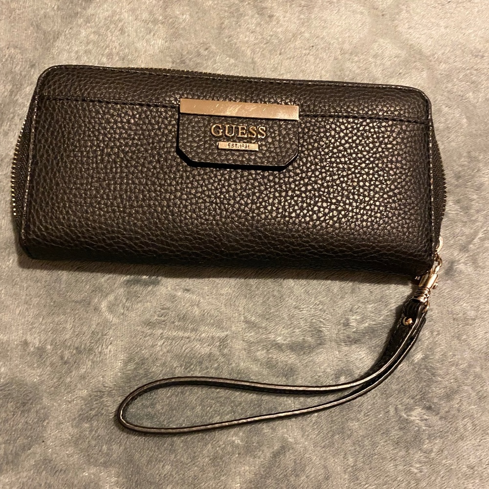 Guess Clutch